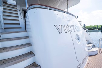 Victory 31 