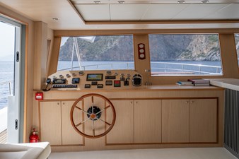 27m TRAWLER 12 12
