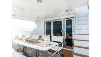 2007 Hatteras 64 Motor Yacht  40 