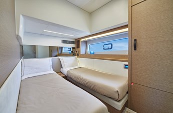 Prestige 590 24 P590-INTERIEUR-Jean-Jacques_BERNIER-800px(10)