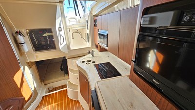 2016 Grady-White Express 330 49 