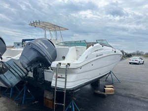 2017 Hurricane 2200 Sundeck DC 3 