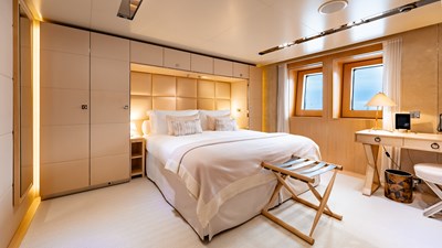 LOON 26 Loon 221' - Lower Deck Port Fwd. Guest Stateroom 