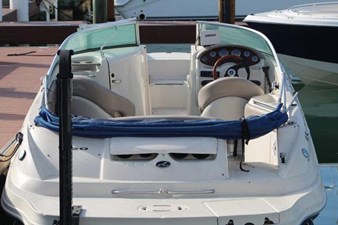 2004 Sea Ray 220 Sundeck 8 9