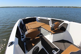 25' Scarab 255 Open ID 10 