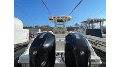 2021 Boston Whaler 250 Outrage  3 