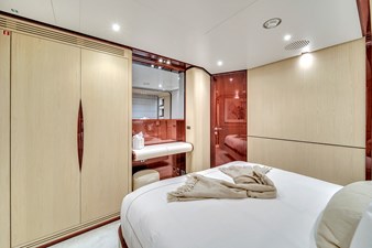95 Raised Pilothouse 79 95' Azimut-48