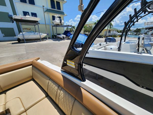2015 Sea Ray 270 Sundeck 10 11