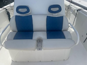 2009 Everglades 290 Center Console 19 20