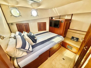 SEAGLASS 38 2006 American Tug 41: Guest Cabin Looking Forward