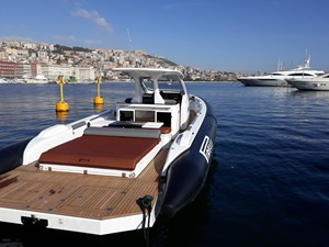 - 29 PIRELLI 42 Speedboat -  019