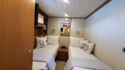 - 28 29_2007 78ft Ferretti 780