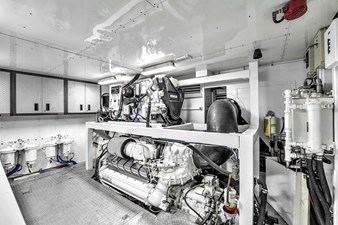Ferretti Yachts Custom Line 94 110 