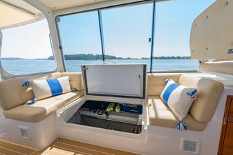 LOLA  34 Port Settee Storage Compartment