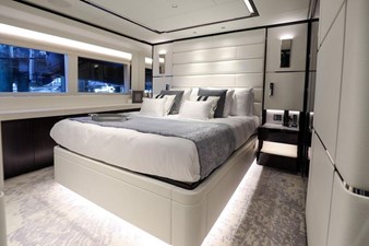 120' Majesty 2025 40 