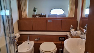 - 26 27_2007 78ft Ferretti 780