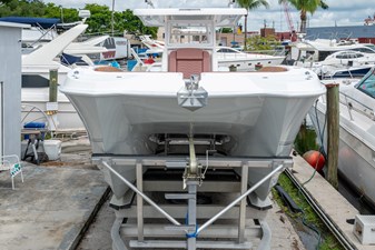 TWIN VEE 34 GFX 2 Front
