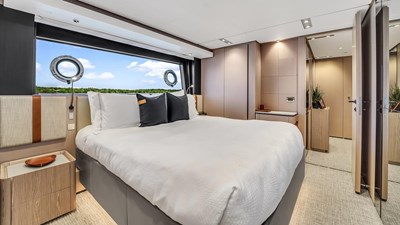 AURORA 34 