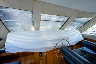EAGLE'S NEST 56 _enclosed_flybridge_15