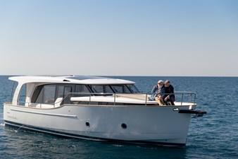 Greenline 40 Hybrid Yacht  10 