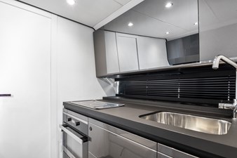 - 22 23_2022 47ft Azimut Verve 47