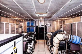 Aquitalia 68 16 Engine room