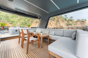 27 M DELUXE MOTOR YACHT 11 