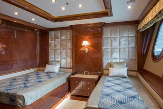 RHINO 5 6. Rhino twin cabin