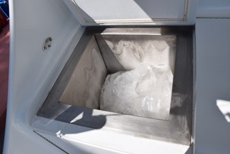 LOW BIDDER X  26 Cockpit freezer  