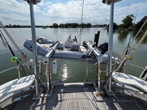 WEATHERLY 6 RIB in electric davits