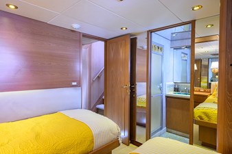 THANKS BUDS 16 Port Side Guest Cabin  