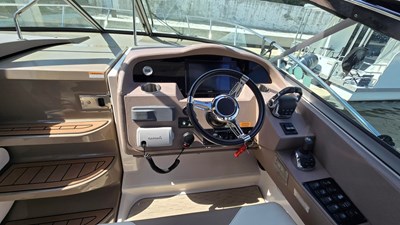 2017 Regal 32 Express 5 