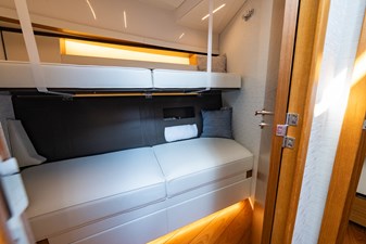 BACCHUS 13 Guest Stateroom