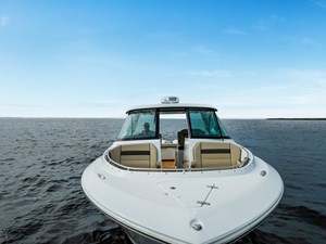 2019 Pursuit DC 325 Dual Console 2 