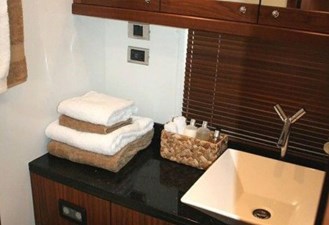 Pura Vida 13 66-2006-Sunseeker-Manhattan-13