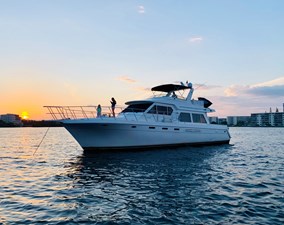 The Motley Crew 102 103_2003 57ft Navigator THE MOTLEY CREW