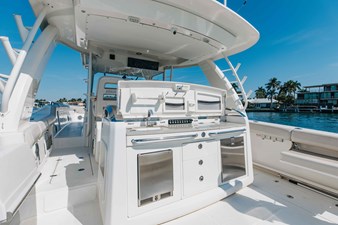 Boston Whaler 420 Outrage 32 