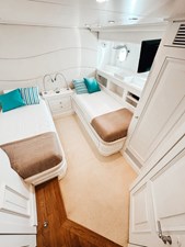 LAZIZA 32 Guest Twin Cabin