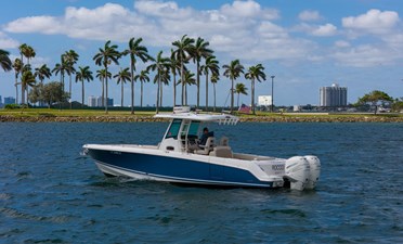 2020 Boston Whaler 330 Outrage 0 
