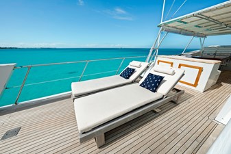 SERENITY 32 Sundeck