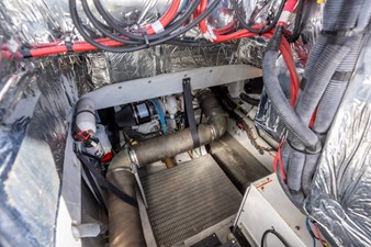 NALANI 24 Engine Room