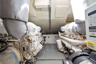 Blind Squirrel 28 32_2009 68ft Azimut 68S