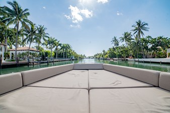 TENDER OWL 5 Bow -Sunbathing Area