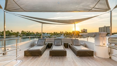 MISS STEPHANIE 47 Sun Deck Lounge Area