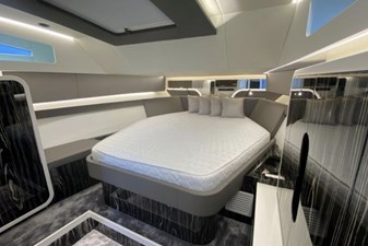 Canados Gladiator 493 23 CANADOS GLADIATOR 493 OUTBOARD_17