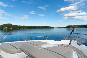 Princess S72 (S72515) 103 Foredeck