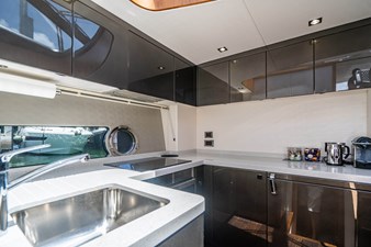 - 67 68_2019 57ft Sunseeker Predator