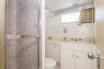 1984 Burger Raised Pilothouse 44 1st VIP In-suite Shower