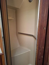 1985 Sea Ray 390 Express Cruiser 18 19