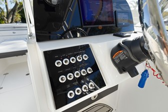 Sea Pro 240 Dual Console 17 HighRes-17 (Custom)